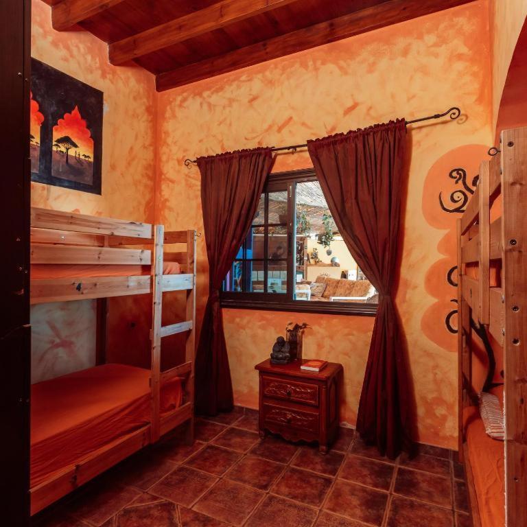 Hostel Los Amigos By Youroom Ла-Марета Экстерьер фото